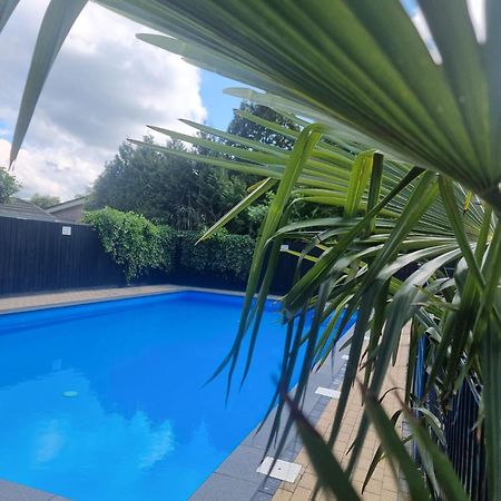 Comfortabel En Gezellig Familie Chalet Tot 6 Personen Op De Veluwe Bungalowpark De Kern Putten Luaran gambar
