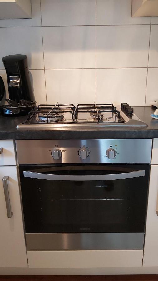 Comfortabel En Gezellig Familie Chalet Tot 6 Personen Op De Veluwe Bungalowpark De Kern Putten Luaran gambar