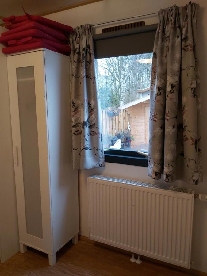 Comfortabel En Gezellig Familie Chalet Tot 6 Personen Op De Veluwe Bungalowpark De Kern Putten Luaran gambar