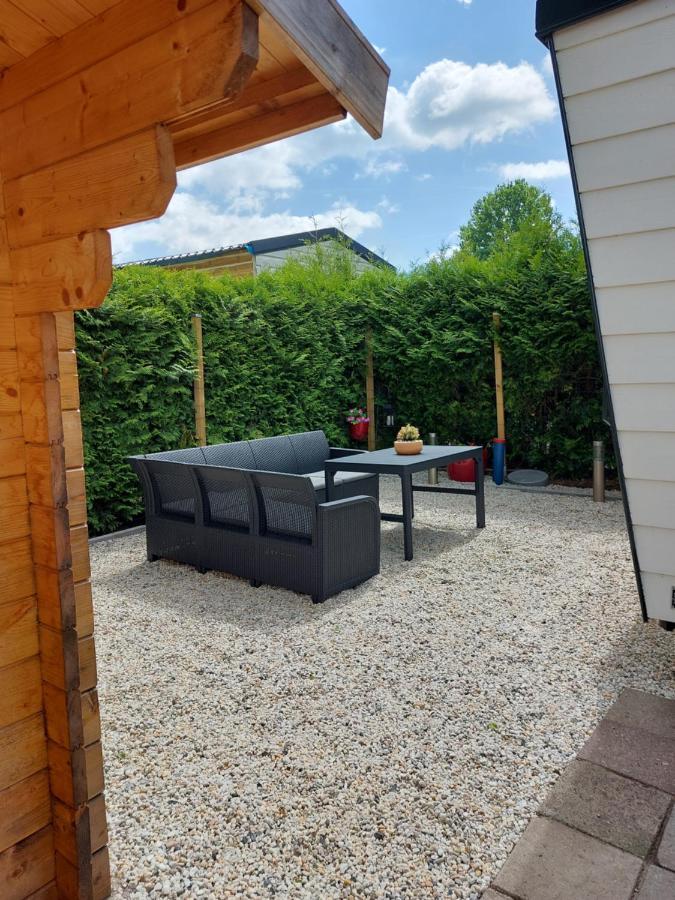 Comfortabel En Gezellig Familie Chalet Tot 6 Personen Op De Veluwe Bungalowpark De Kern Putten Luaran gambar