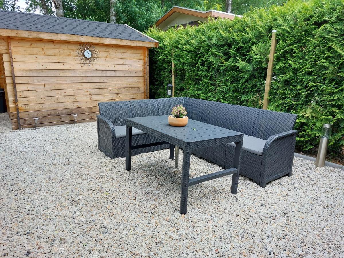 Comfortabel En Gezellig Familie Chalet Tot 6 Personen Op De Veluwe Bungalowpark De Kern Putten Luaran gambar